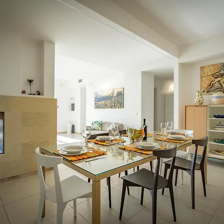 Torricella Pool And Sunny Garden - Happy Villa Leverano