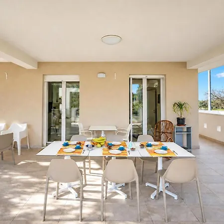 וילה Torricella Pool And Sunny Garden - Happy