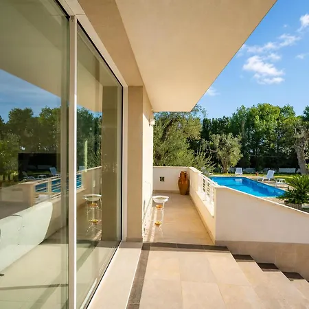 Willa Torricella Pool And Sunny Garden - Happy *